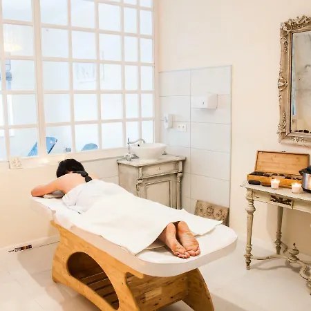 Zrodlana 46 Bed & Breakfast 3*