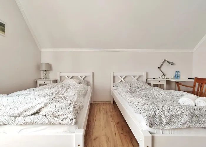 Zrodlana 46 فندق مبيت وإفطار 3*